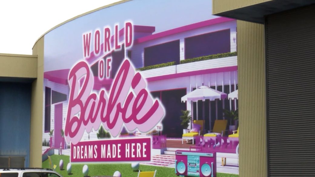 Stella’s Studio – ep131 – Toronto Outdoor Art Fair & World of Barbie Tour